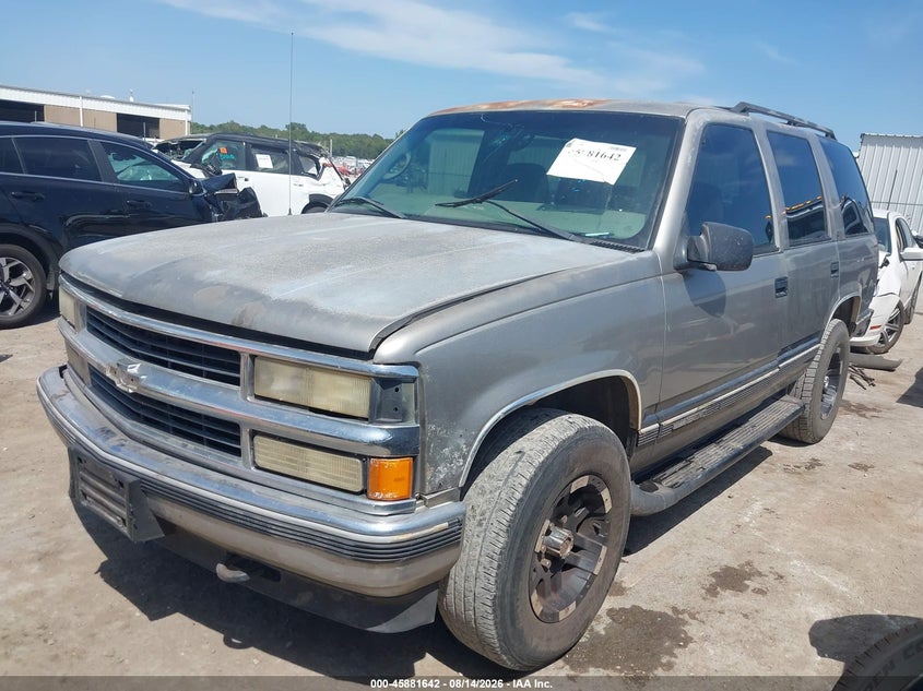 1999 GMC Yukon Sle, Normal Wear & Tear, IAAI, VIN 1GKEK13R9XJ791976 — photo 2