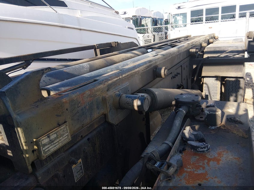 2008 PETERBILT 340 auction photo 8