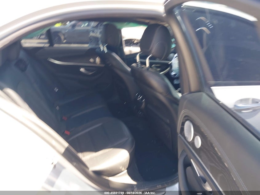 MERCEDES-BENZ AMG E 53 - zdjęcie 8