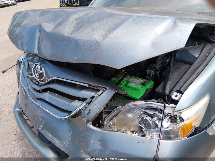 2011 TOYOTA CAMRY auction photo 6