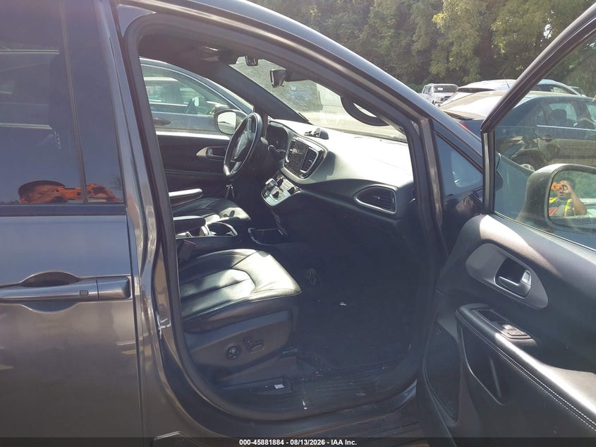 2018 CHRYSLER PACIFICA auction photo 5