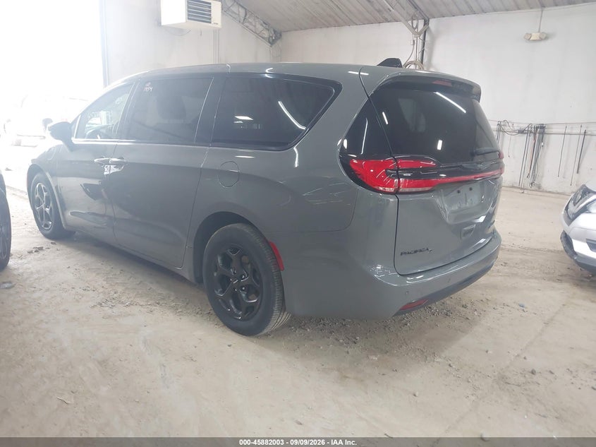 2023 CHRYSLER PACIFICA HYBRID auction photo 3