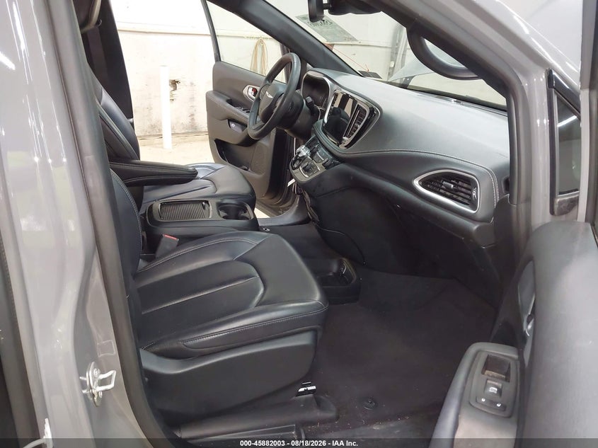 2023 CHRYSLER PACIFICA HYBRID auction photo 5