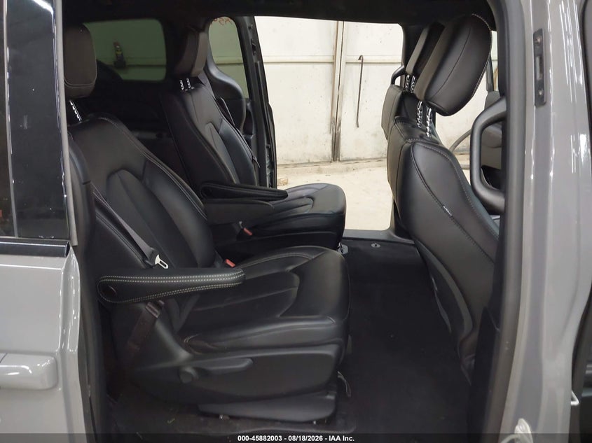 2023 CHRYSLER PACIFICA HYBRID auction photo 8