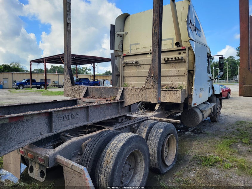 2005 FREIGHTLINER CONVENTIONAL auction photo 4