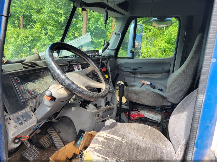 2005 FREIGHTLINER CONVENTIONAL auction photo 5