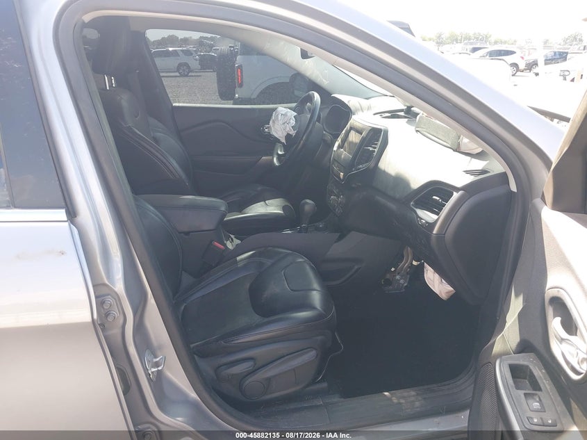 2019 JEEP CHEROKEE auction photo 5