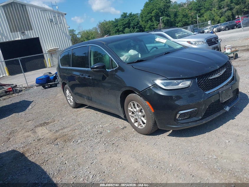 2023 CHRYSLER PACIFICA auction photo 1