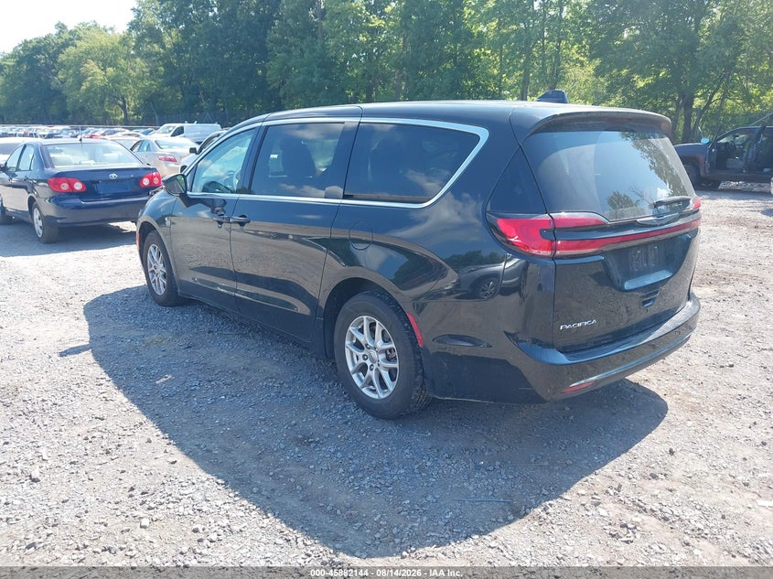 2023 CHRYSLER PACIFICA auction photo 3