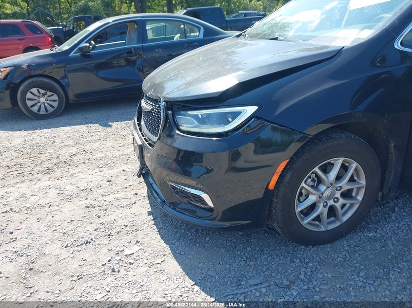2023 CHRYSLER PACIFICA auction photo 6