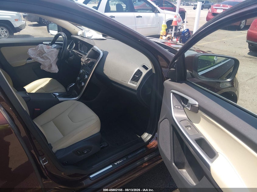 2016 VOLVO XC60 auction photo 5