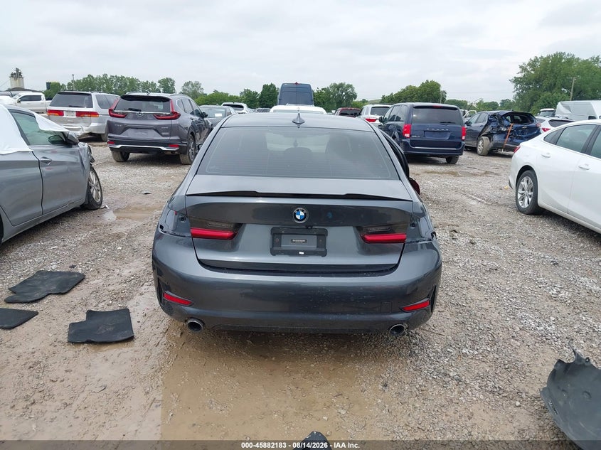 BMW 330I - zdjęcie 17
