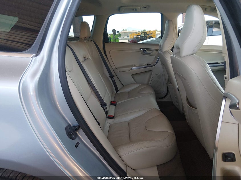 2012 VOLVO XC60 auction photo 8