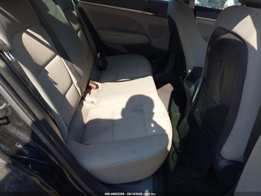 2017 HYUNDAI ELANTRA auction photo 8