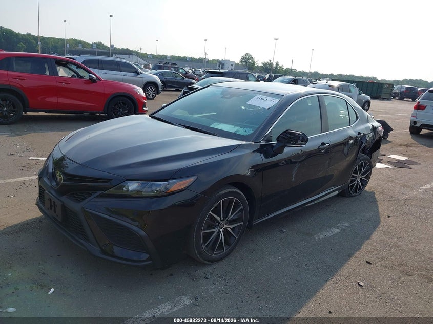 Фото 2 - TOYOTA CAMRY