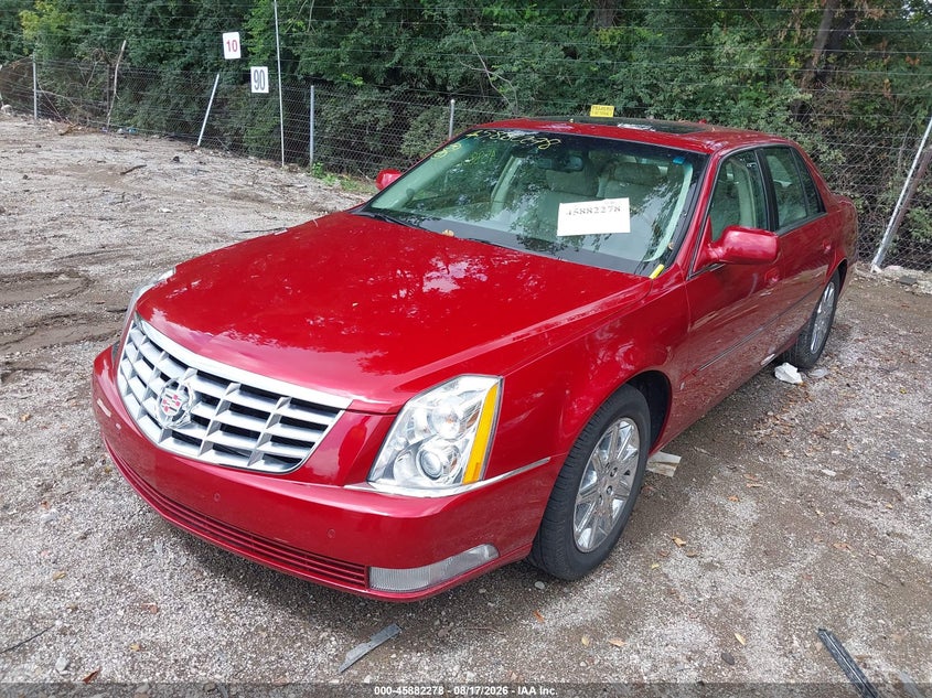 2009 Cadillac DTS, Normal Wear & Tear, IAAI, VIN 1G6KD57Y39U136296 — photo 2
