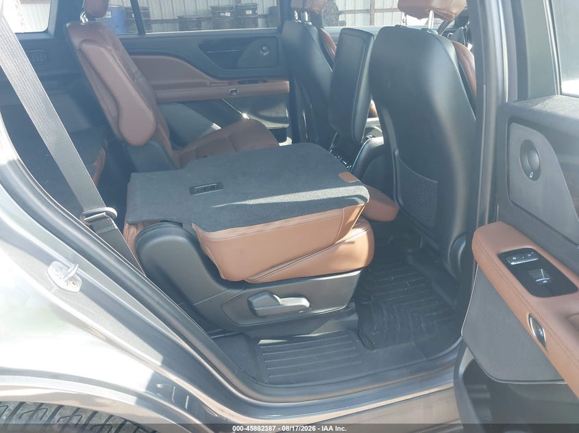 2022 LINCOLN AVIATOR auction photo 8