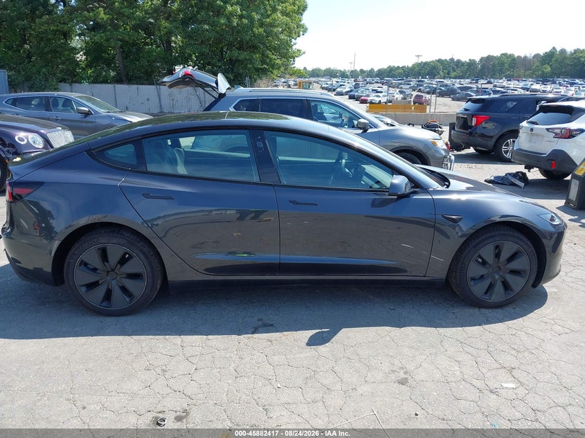 TESLA MODEL 3 - zdjęcie 13