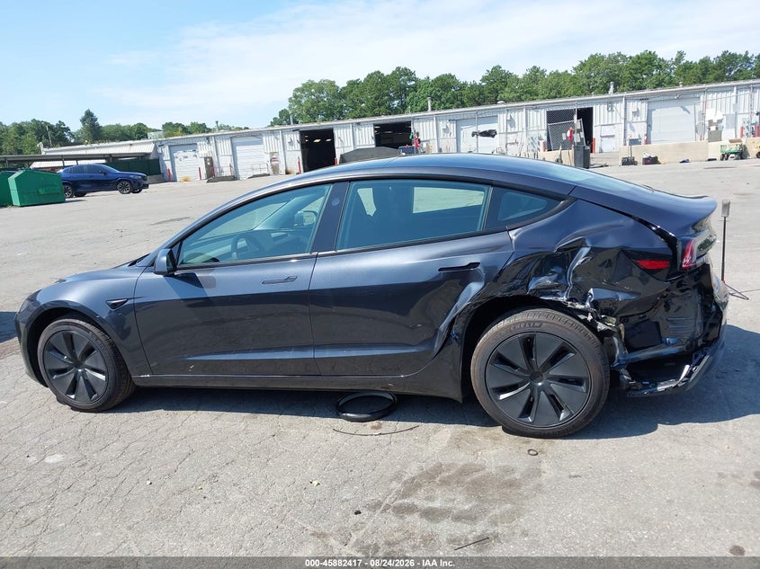 TESLA MODEL 3 - zdjęcie 14
