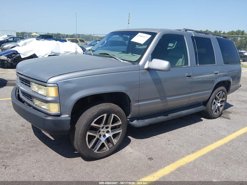 1999 CHEVROLET TAHOE auction photo 2