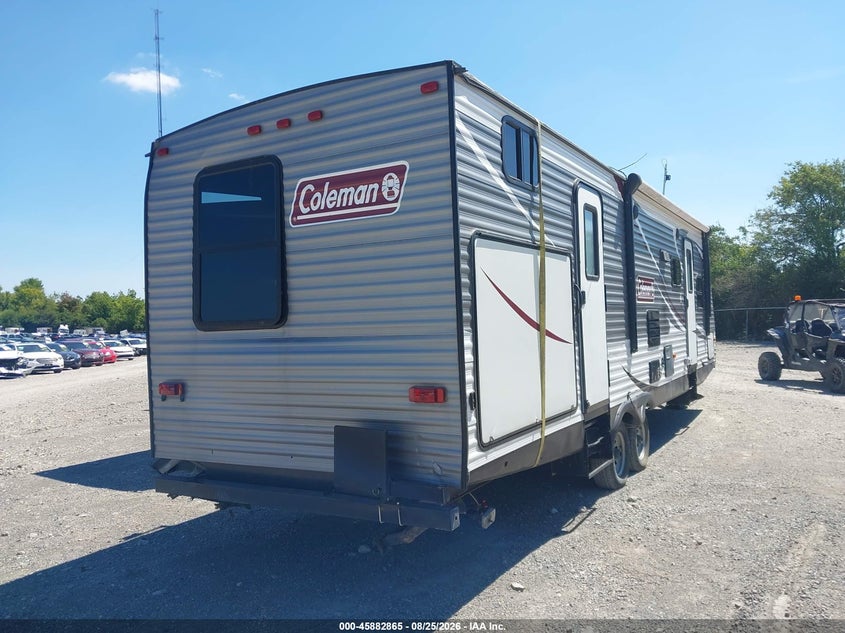 2017 KEYSTONE RV COLEMAN LATERN 314BH TRAVEL TRAILER auction photo 4