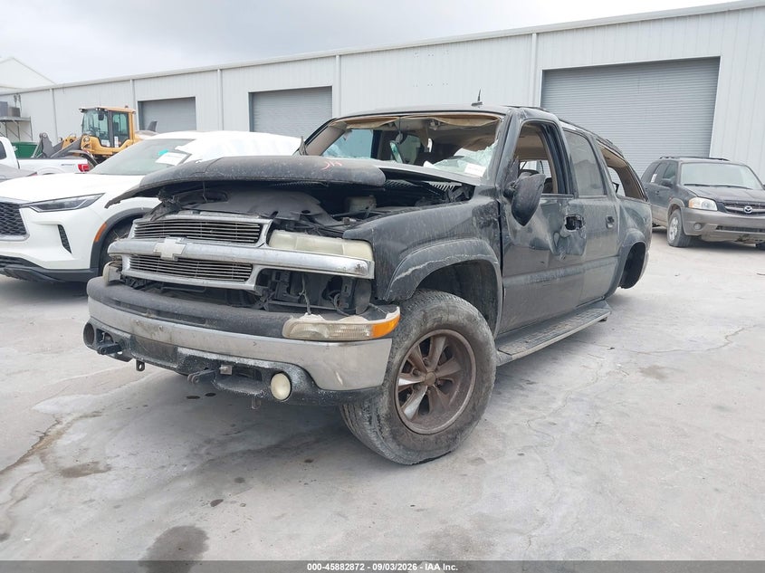 2003 Chevrolet Express, Front & Rear, IAAI, VIN 3GNEC16Z33G132427 — photo 2