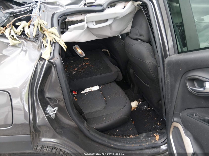2017 JEEP RENEGADE auction photo 8