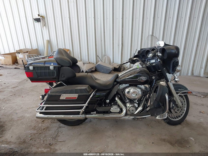 HARLEY-DAVIDSON FLHTCU 2013
