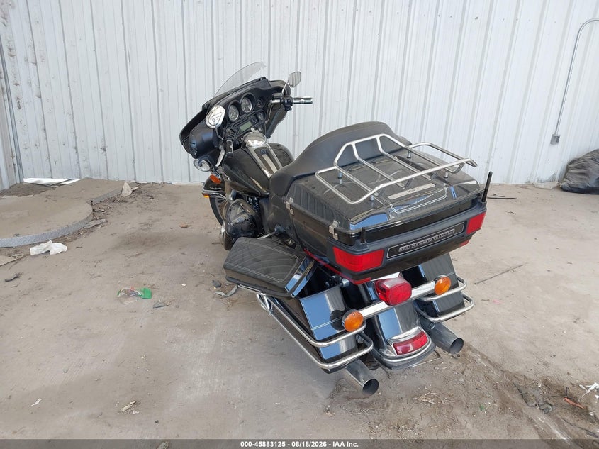 HARLEY-DAVIDSON FLHTCU 2013