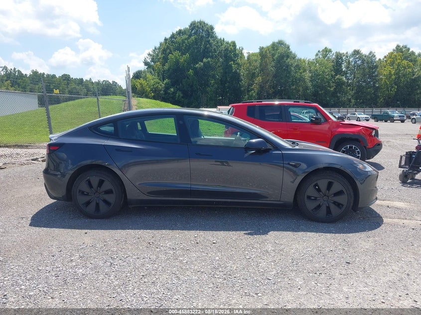 TESLA MODEL 3 - zdjęcie 13
