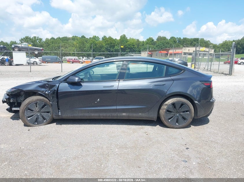 TESLA MODEL 3 - zdjęcie 14