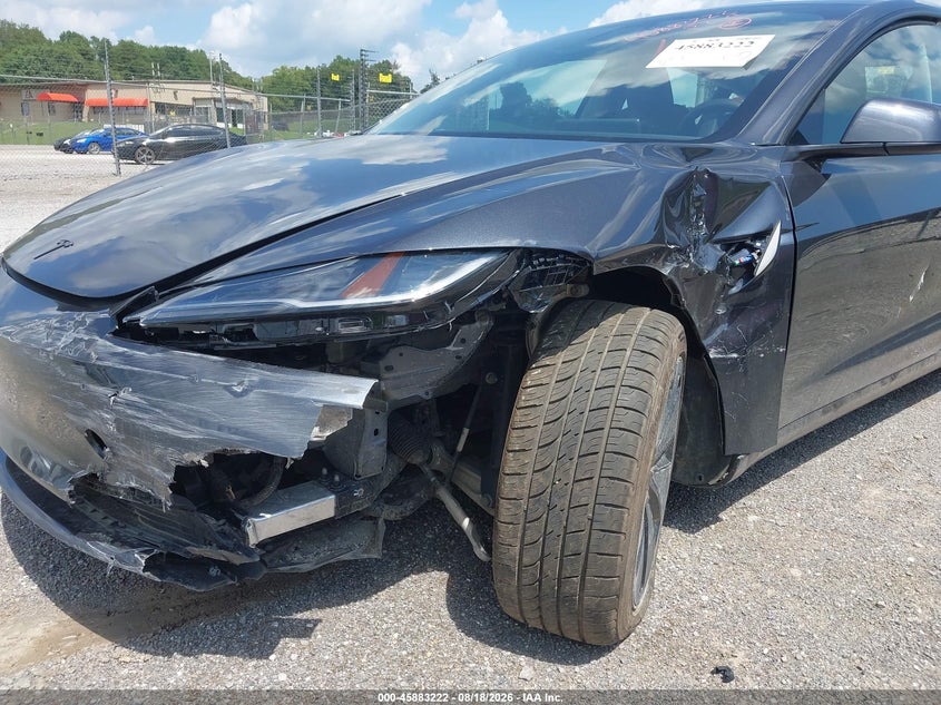 TESLA MODEL 3 - zdjęcie 6