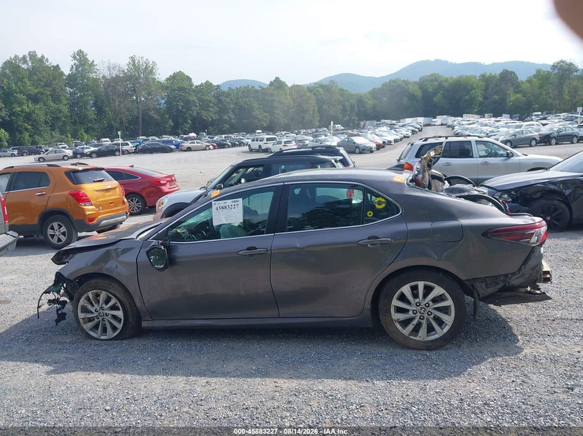 TOYOTA CAMRY - zdjęcie 14