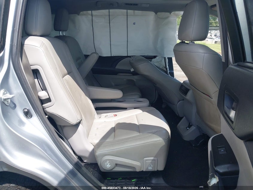 TOYOTA HIGHLANDER - zdjęcie 8