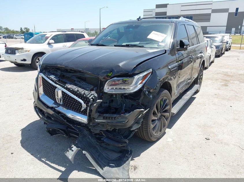 2021 LINCOLN NAVIGATOR auction photo 2