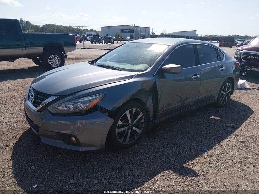 2017 Nissan Altima, Левый бок, IAAI, VIN 1N4AL3AP8HC499025 — фото 2