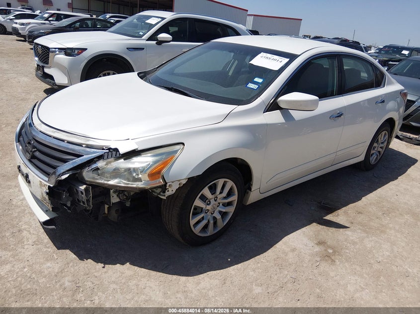 2014 Nissan Altima, Left Front, IAAI, VIN 1N4AL3AP2EC416846 — photo 2