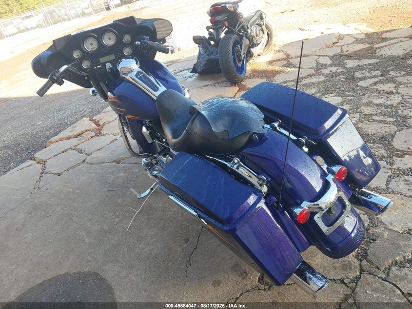 HARLEY-DAVIDSON FLHX 2012