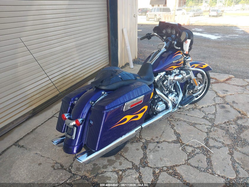 HARLEY-DAVIDSON FLHX 2012