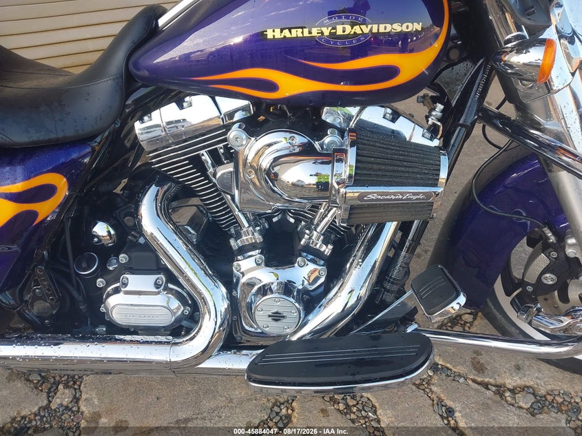 HARLEY-DAVIDSON FLHX 2012