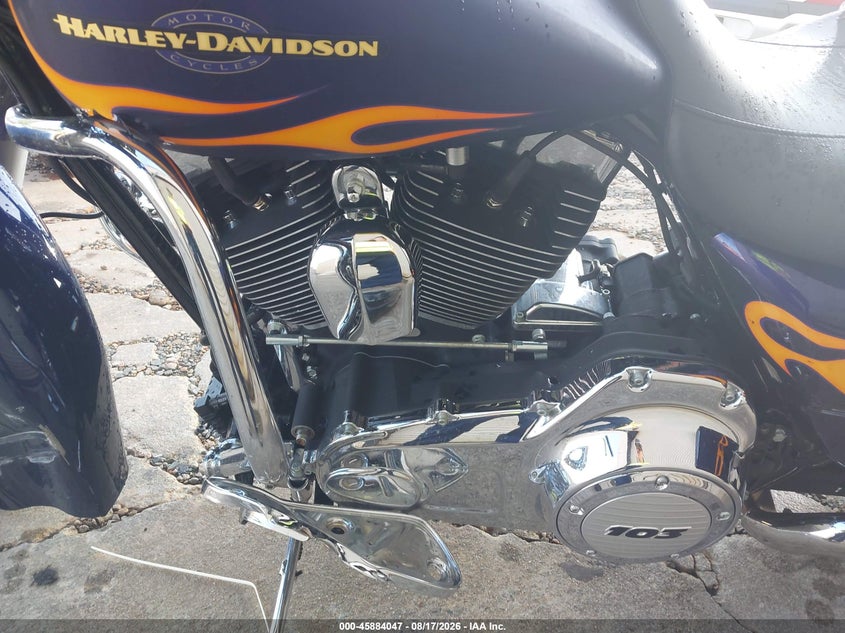 HARLEY-DAVIDSON FLHX 2012