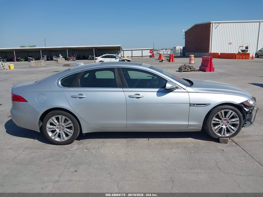 JAGUAR XF - zdjęcie 14