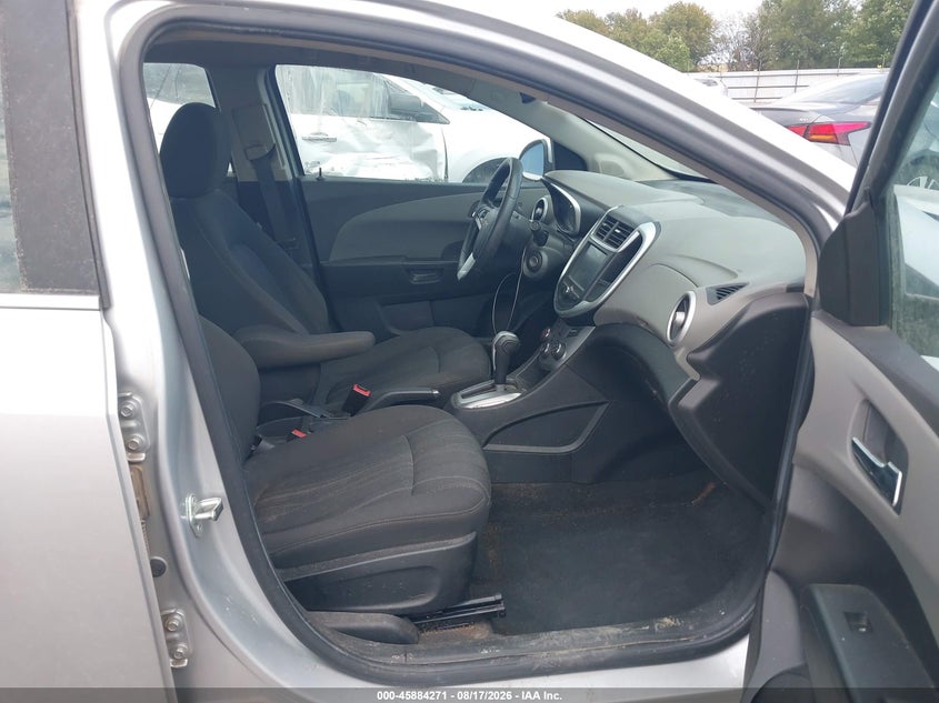 2017 CHEVROLET SONIC auction photo 5