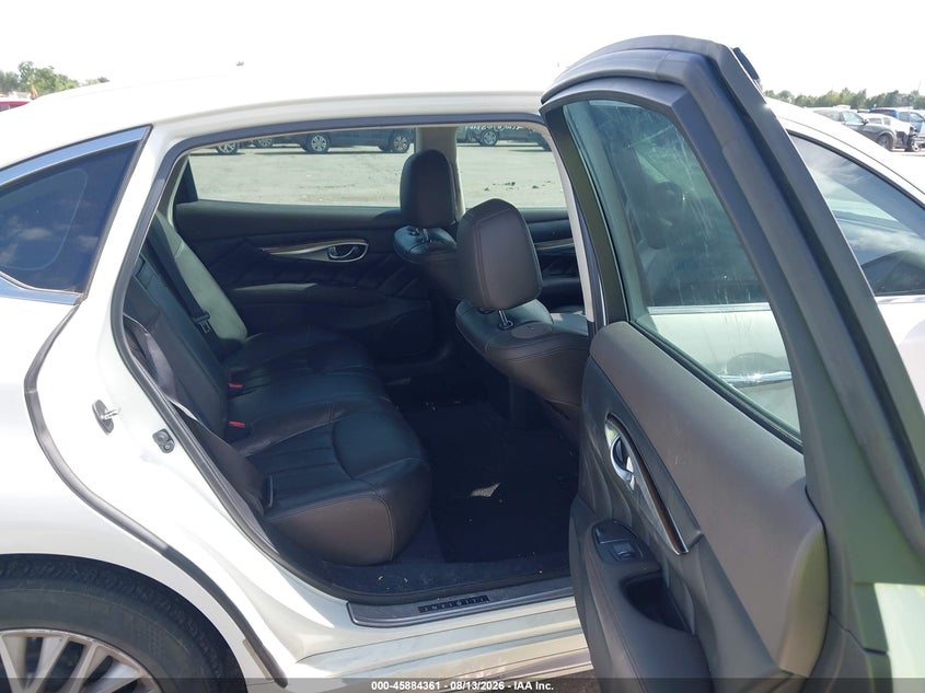 2015 INFINITI Q70L auction photo 8