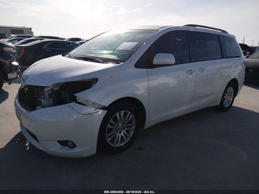 2017 Toyota Sienna, Front End, IAAI, VIN 5TDYZ3DC1HS888751 — photo 2
