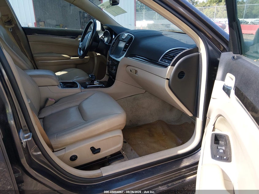 2013 CHRYSLER 300 auction photo 5