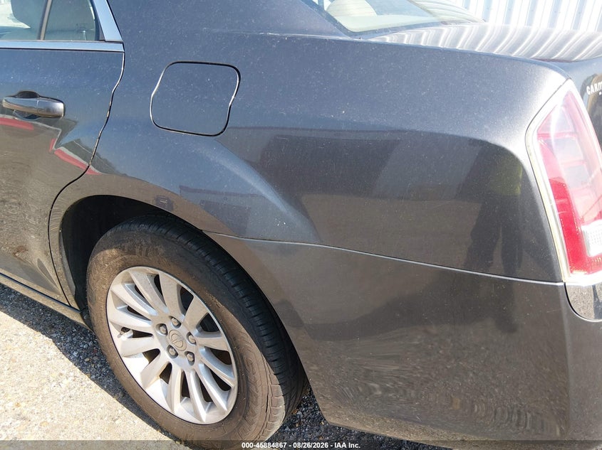 2013 CHRYSLER 300 auction photo 6