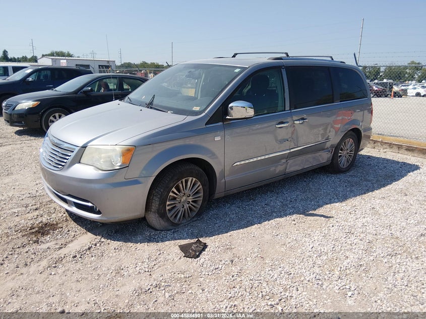 2014 CHRYSLER TOWN & COUNTRY auction photo 2