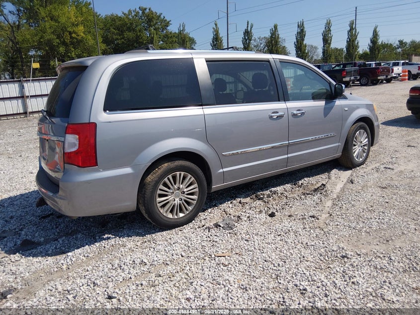 2014 CHRYSLER TOWN & COUNTRY auction photo 4