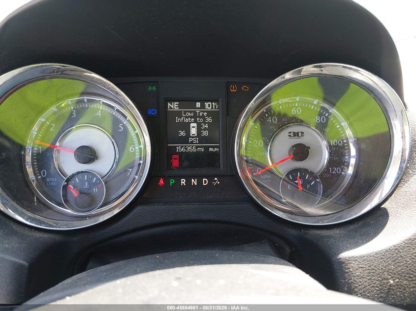 2014 CHRYSLER TOWN & COUNTRY auction photo 7